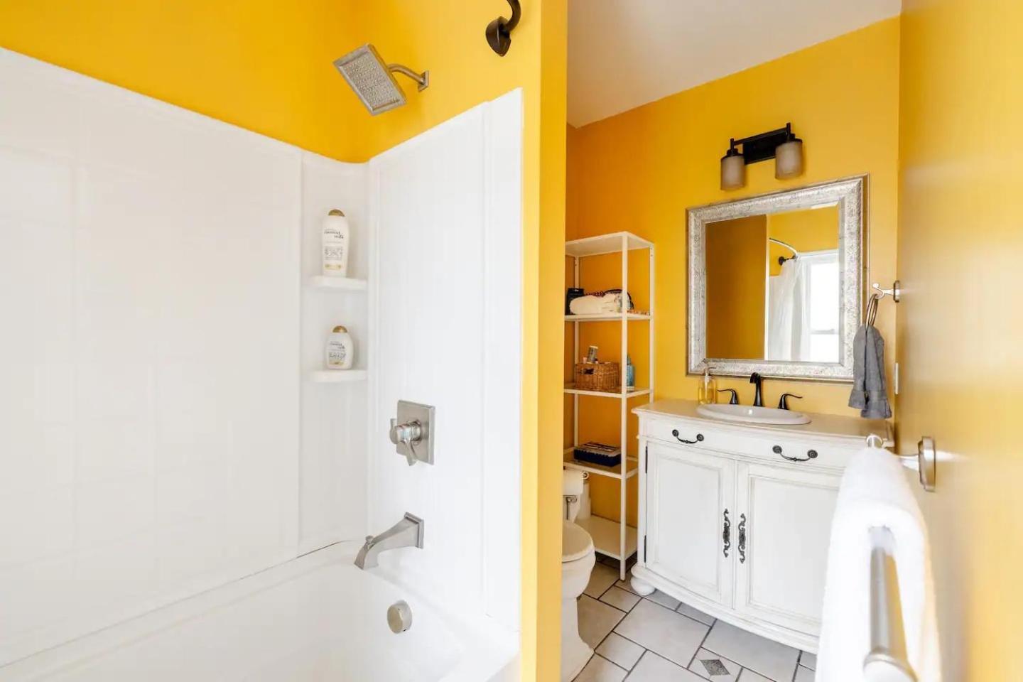 Bright Spacious Apartment - 2 Bedroom 2 Ba Портланд Екстериор снимка